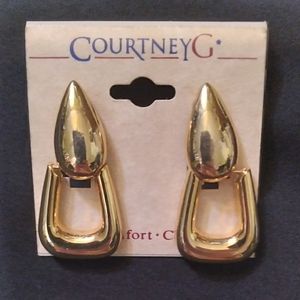 Vintage Courtney G Goldtone Clip On Earrings